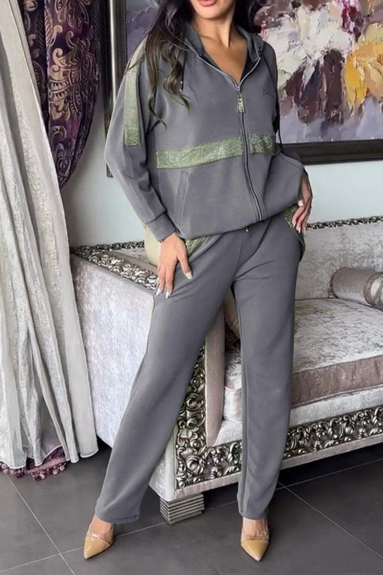 Women's Loungewear Set With Zip & Hood | Chic