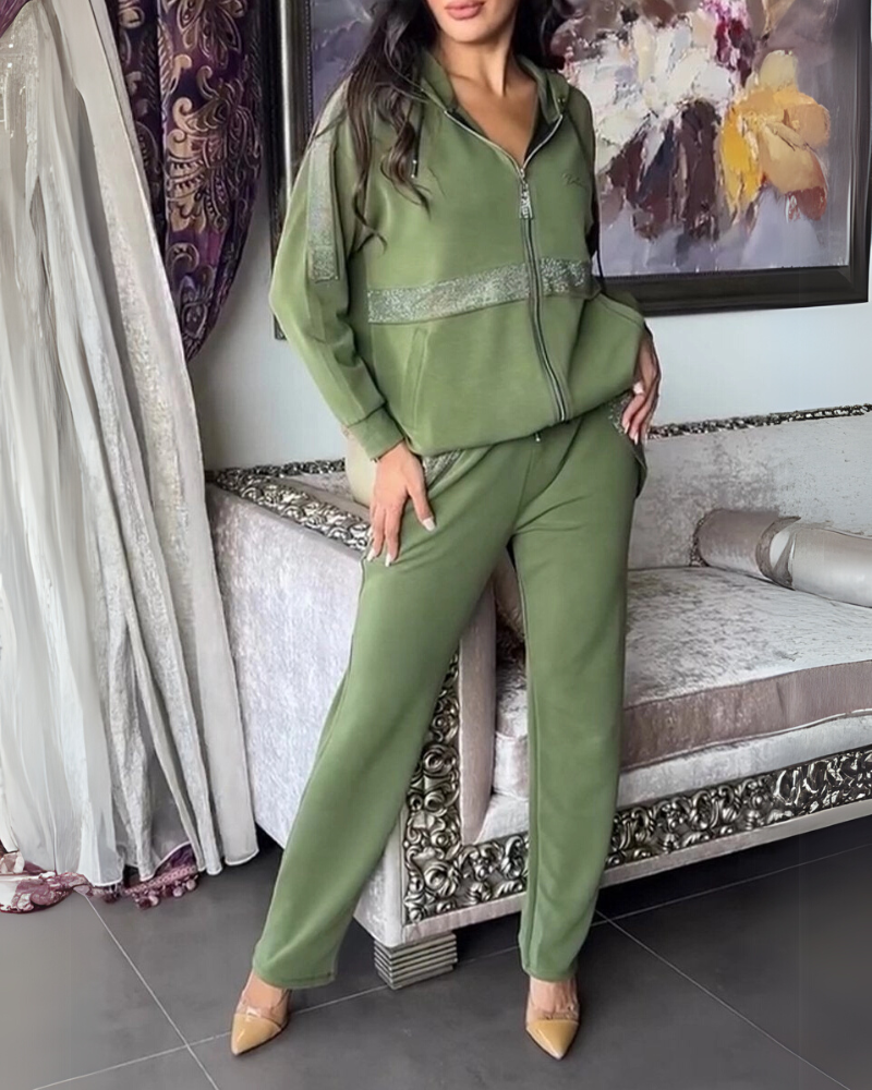 Women's Loungewear Set With Zip & Hood | Chic