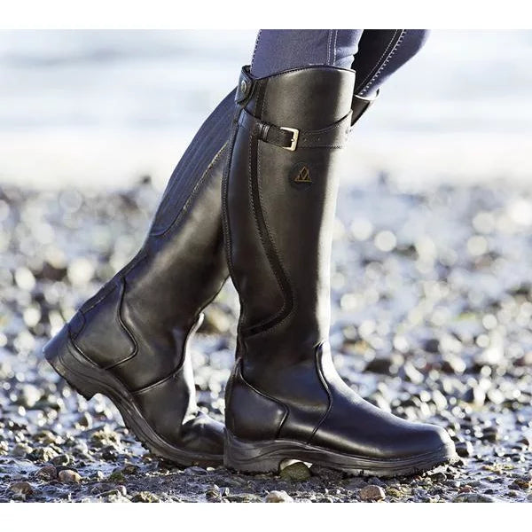 Durable Women's Knee High Boots With Buckle Detail