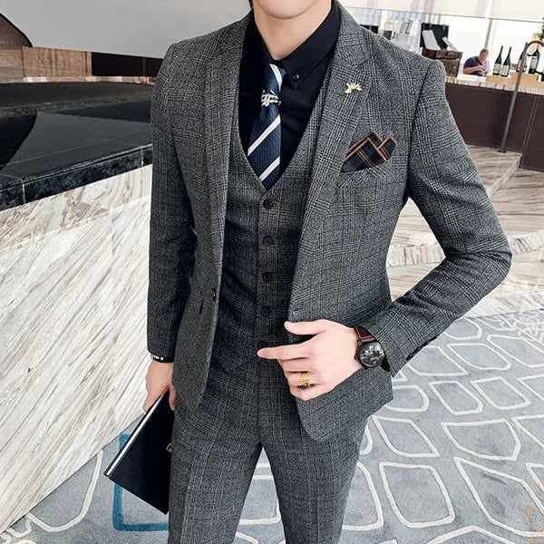 Men's Wedding and Tailored Business Suit