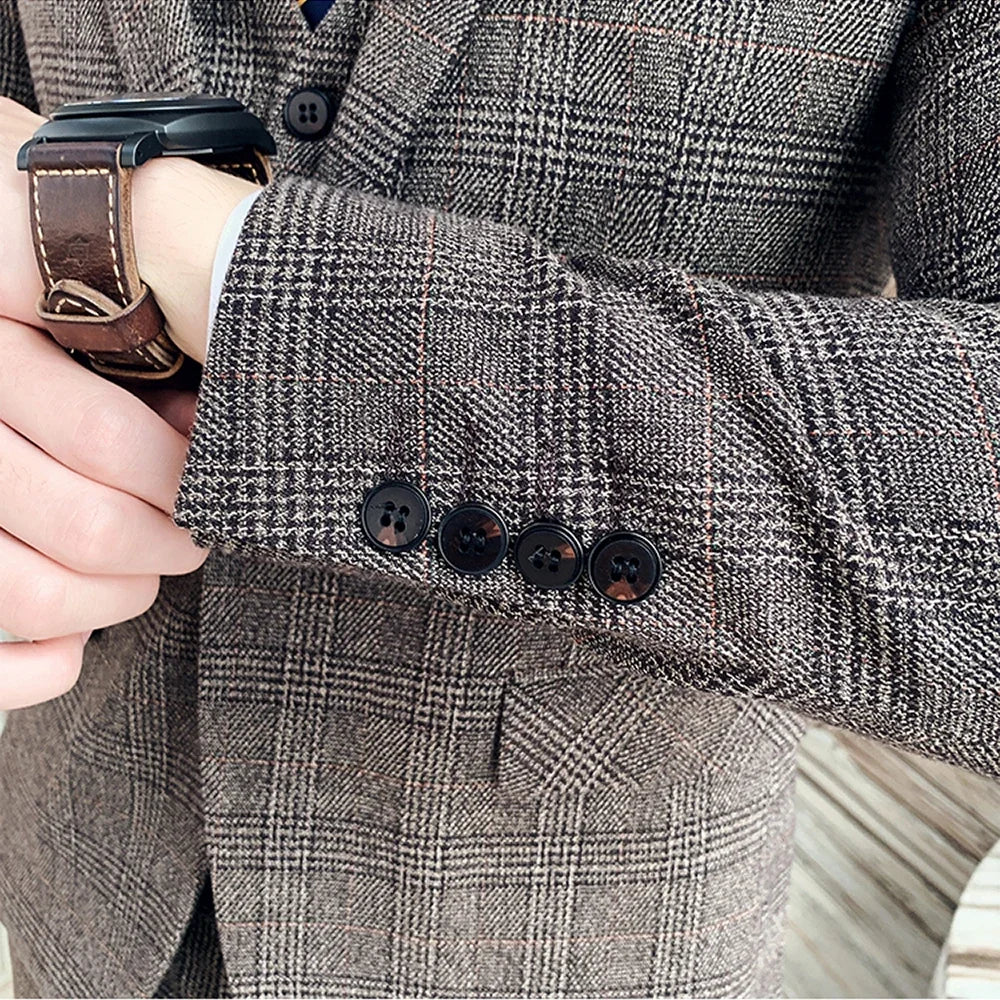 Men's Wedding and Tailored Business Suit