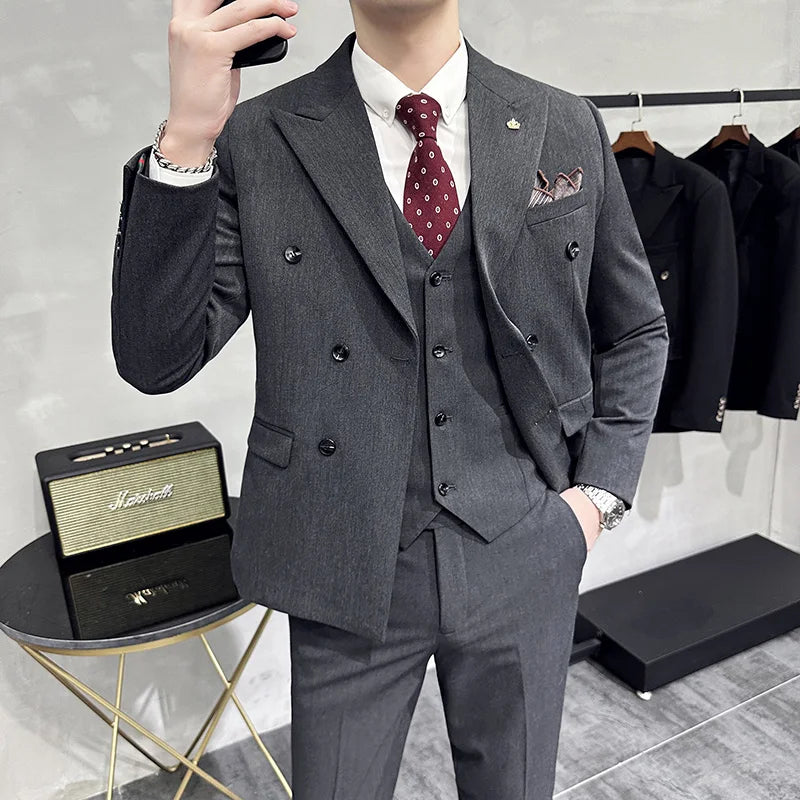 Men's Wedding and Tailored Business Suit