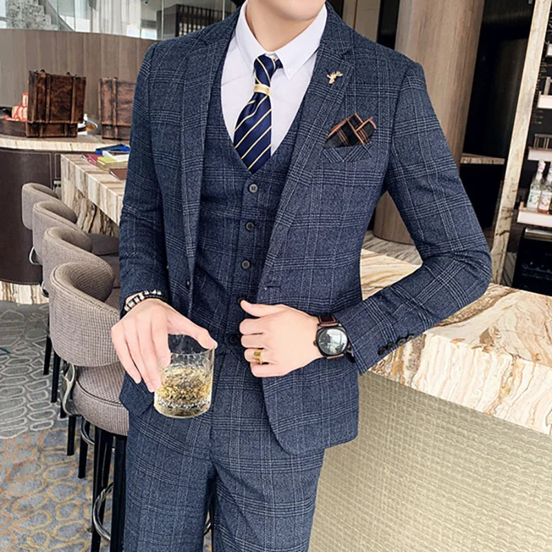 Men's Wedding and Tailored Business Suit