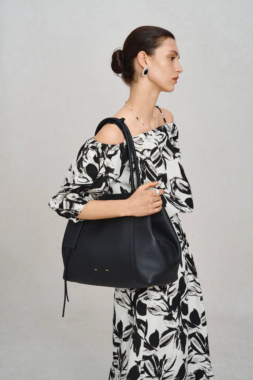 Travel Shoulder