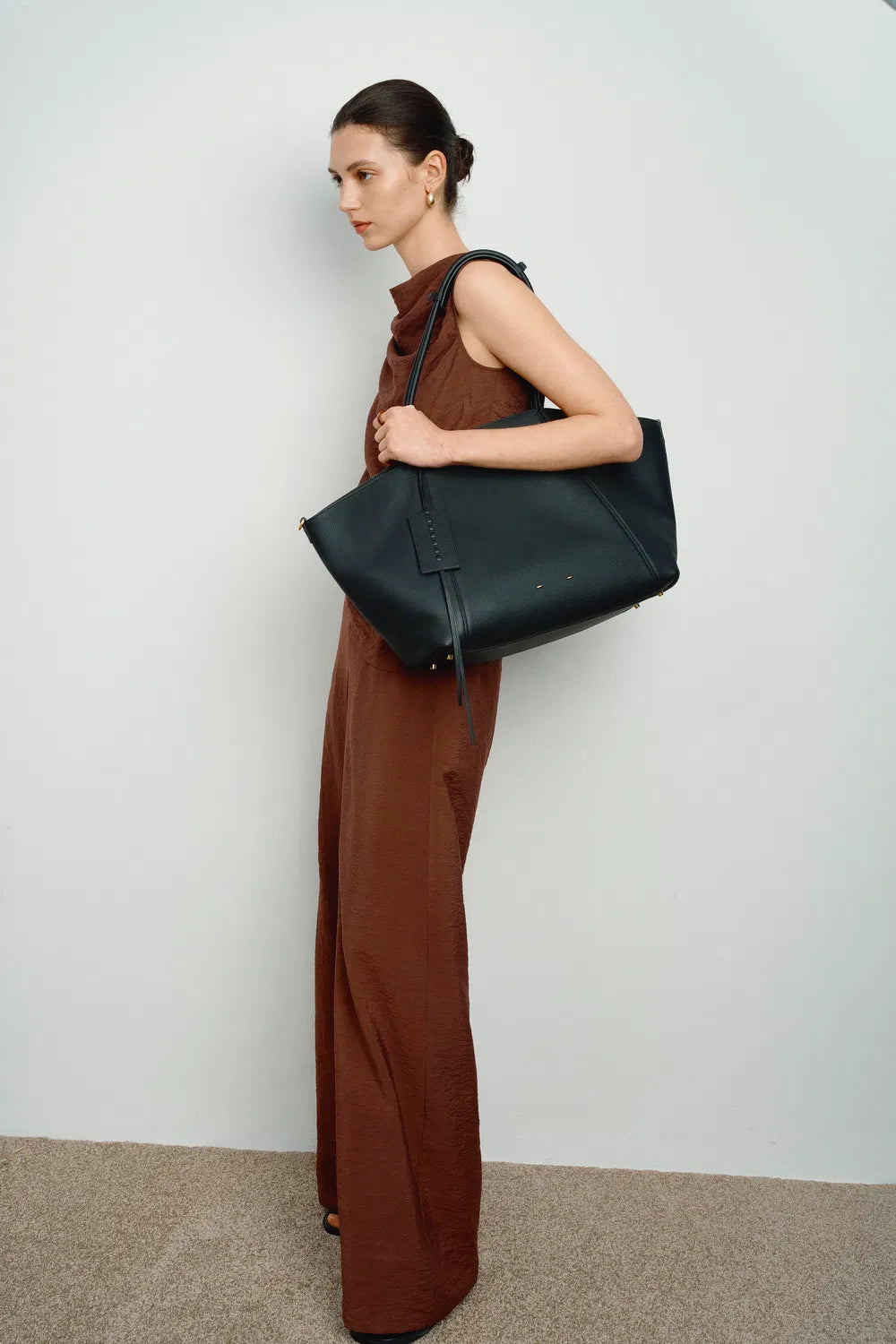 Travel Shoulder