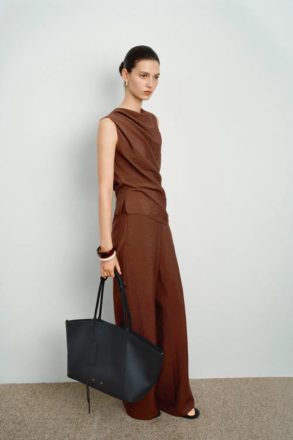 Travel Shoulder