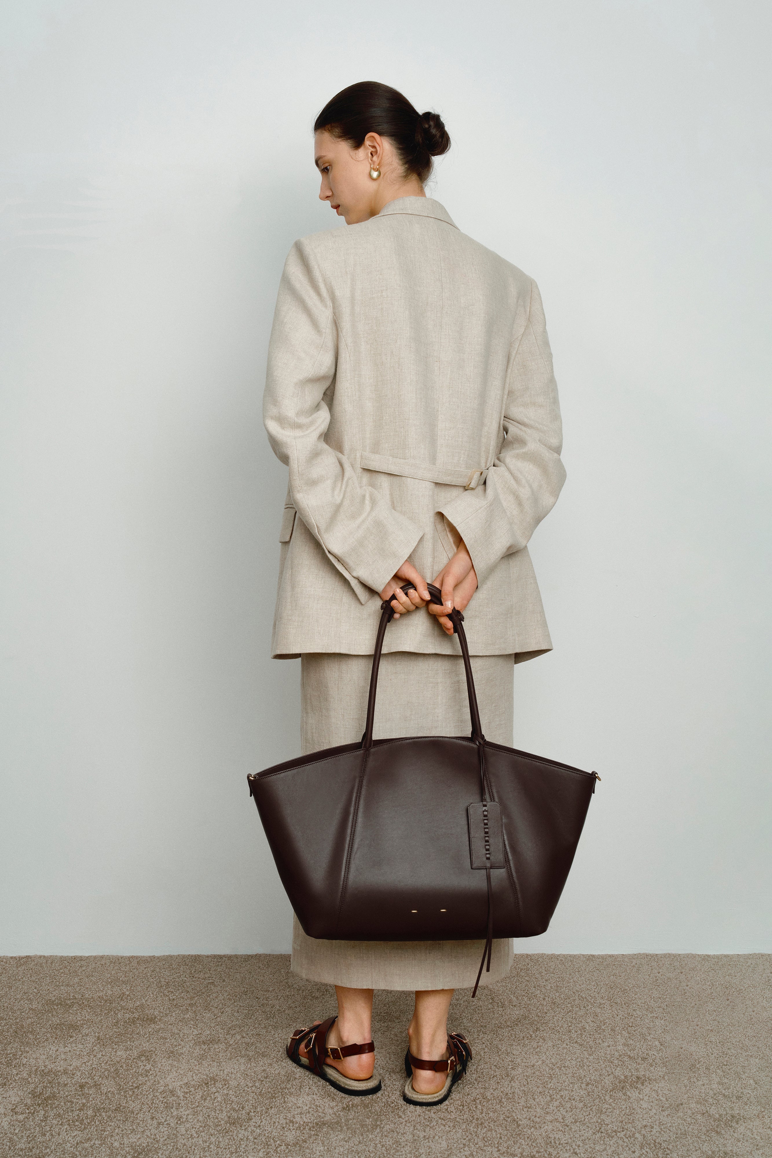 Travel Shoulder