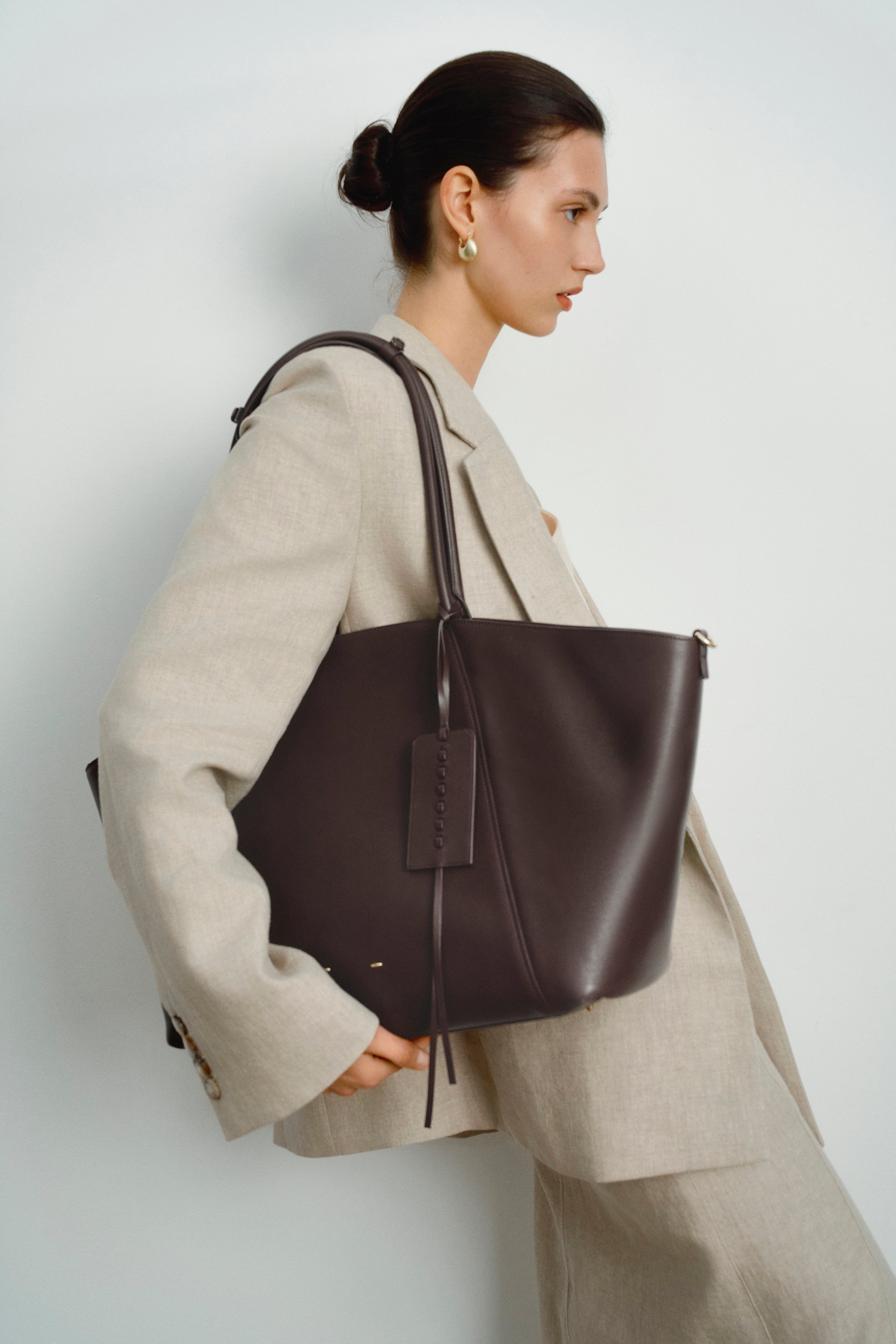 Travel Shoulder