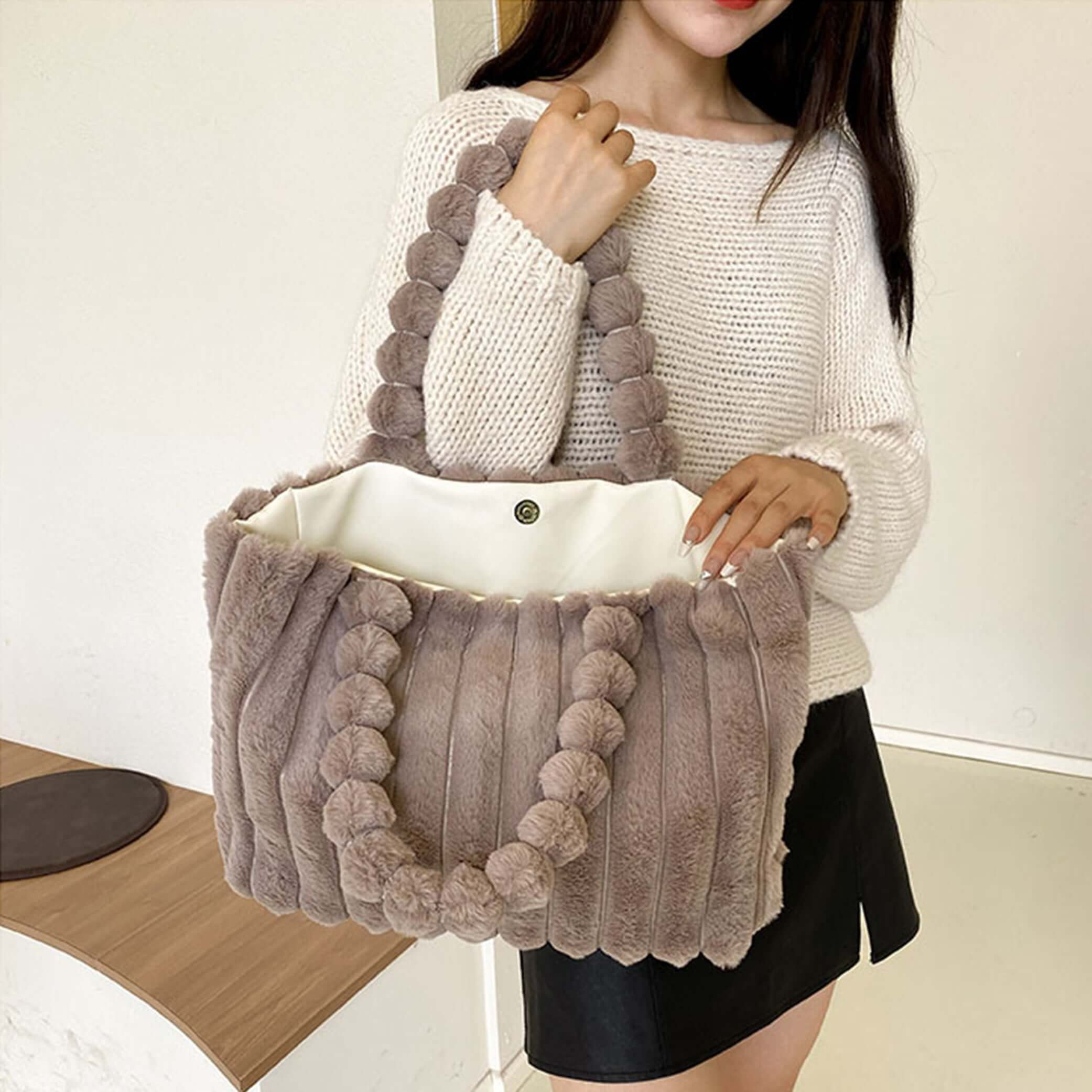 Women's Tote Bag Plush Pom-Pom Handles | Trendy